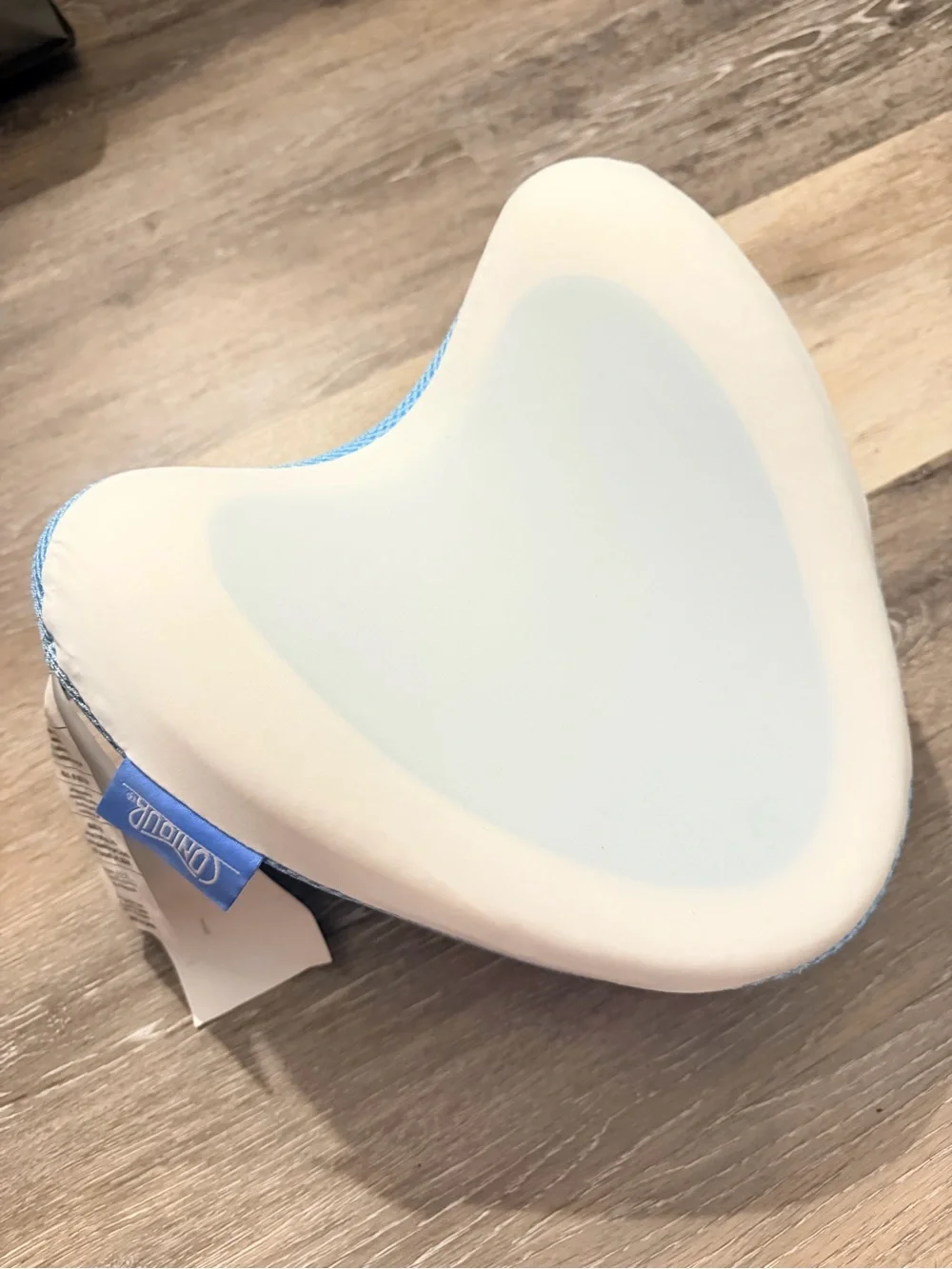 Knee pillow for side sleepers